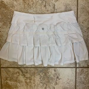 EUC. Looks like new white Lululemon Pace Setter tennis skirt